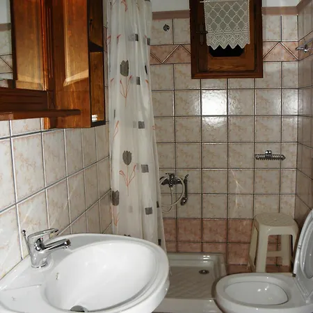 Hotel Mpakou 2*