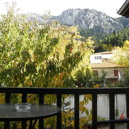 Mpakou فندق Eláti